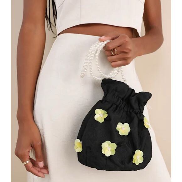 Dream Sister Jane Fanciful Flowers‎ Black Jacquard Flower Pearl Bucket Bag - Picture 1 of 9